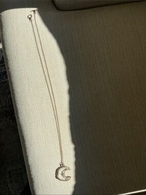 Delicate Crescent Moon Pendant Necklace - Rose Gold
